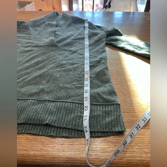 Eddie Bauer GUC heather green shawl collar neck wool blend sweater petite Medium - Picture 2 of 7